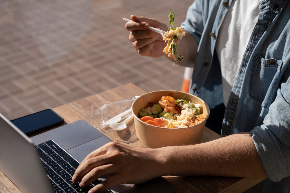 How a Meal Delivery Service Can Improve Your Work from Home Life